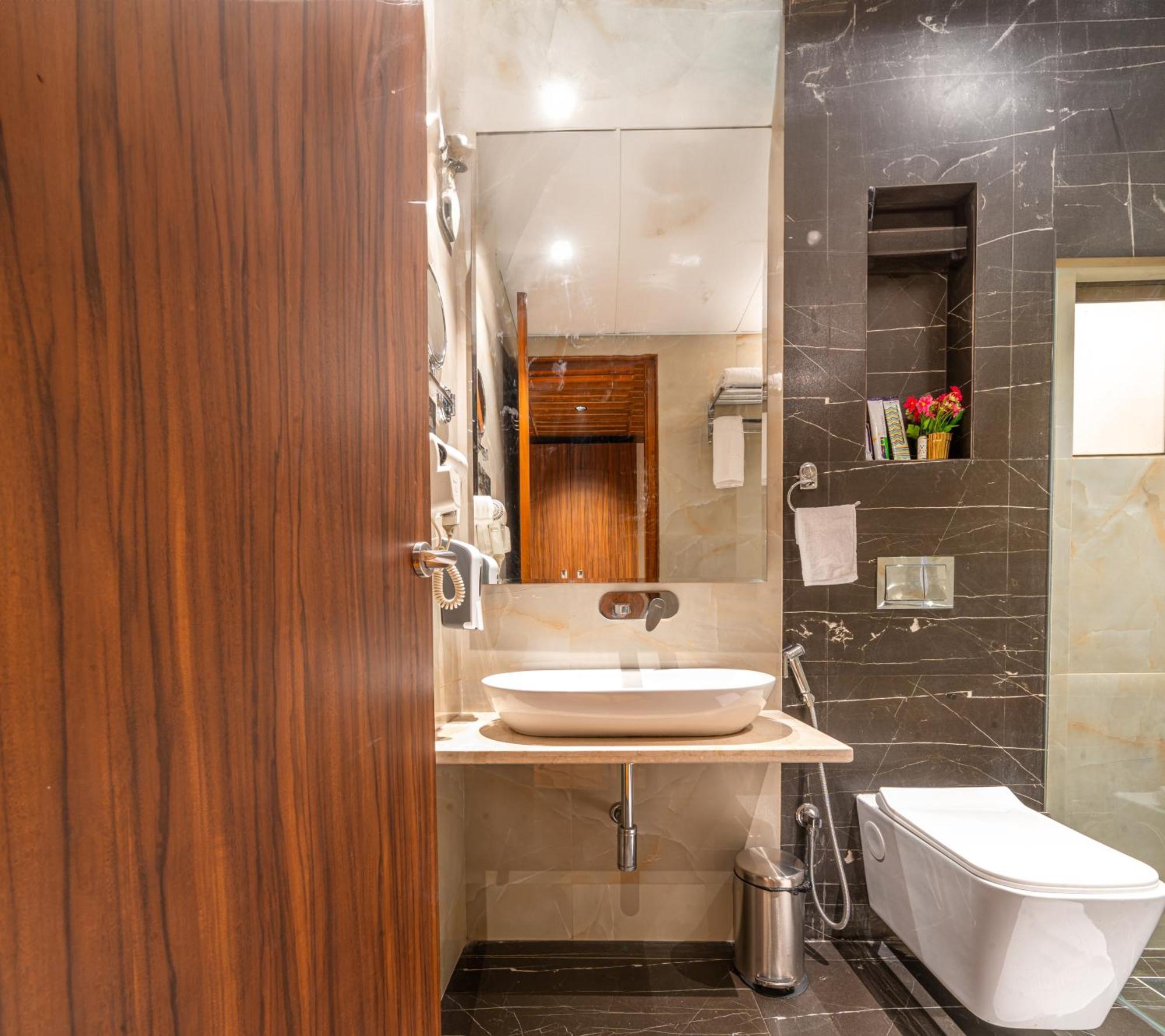 Treebo Premium Heritage Grand -Majiwada Тхане Екстер'єр фото
