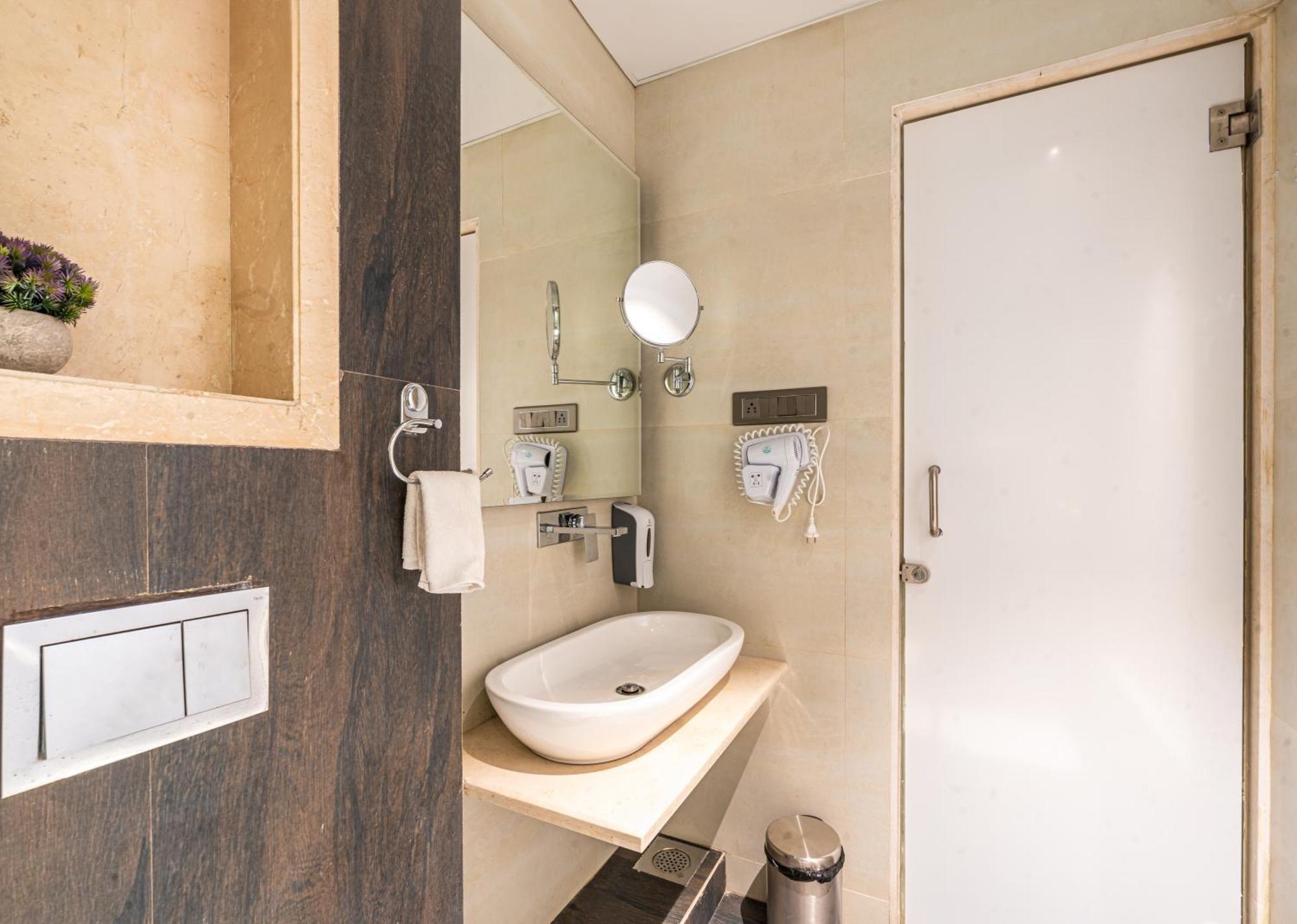 Treebo Premium Heritage Grand -Majiwada Тхане Екстер'єр фото